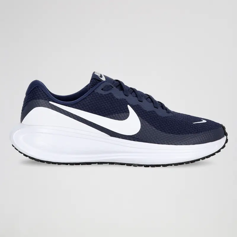 Nike Revolution 8